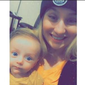 Meet your Posher, Danielle lea